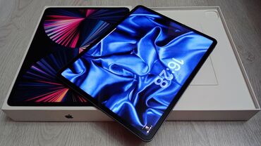 planşetlərin qiyməti: Apple iPad Pro 12.9 M1 processor 128 gb yaddaş ( 5-ci nəsil) – Space