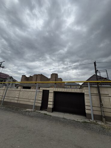 срочно продаю участок газ канализация есть: Дом, 330 м², 6 комнат, Собственник