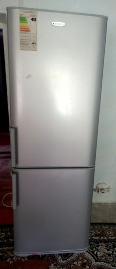 посуда для кухни: Двухкамерный холодильник-бирюса. в рабочем состоянии. серебристый