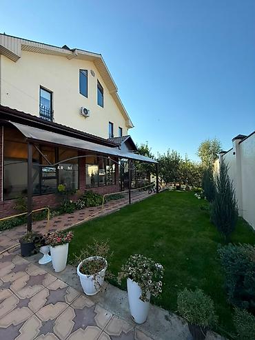 Продажа коттеджей и домов: 6 комнат, 235 м², 7 соток, Бишкек, Кок-Жар мкр Агентство недвижимости — 1