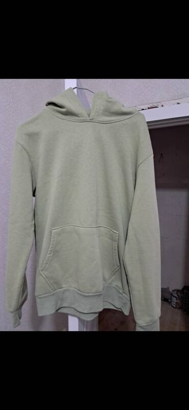 oglan koynekler: XL Ölçüdə qalın mexli köynək (Hoody sweetshirt). Ölçüsü böyük olduğu