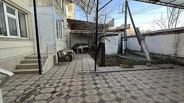 Продажа коттеджей и домов: Продается дом в районе Юга-Восток . Ташкентская . Дом представляет — 2