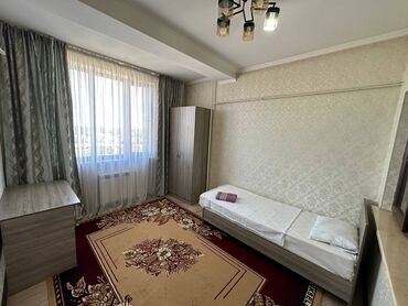 Посуточная аренда квартир: 3 комнаты, Душевая кабина, Постельное белье, Кондиционер — 6