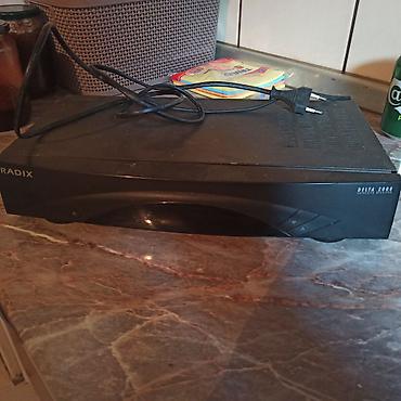 Pojačala i prijemnici: RADIX Delta 2000 – satelitski risiver + Sony Walkman FM/AM Opis: - — 3