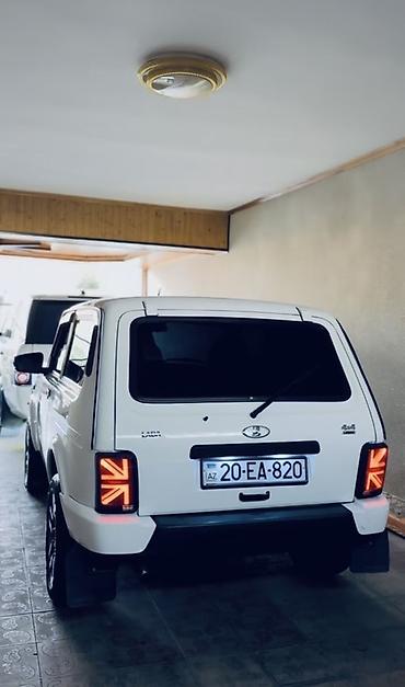 niva oturacaqlar: Lada Niva 4x4 (Urban üslubunda tüninq) Xüsusiyyətlər və tüninq: - — 4