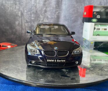 Avtomobil modelləri: Коллекционная модель BMW 545i E60 dark blue 2008 KYOSHO Scale 1:18 — 4