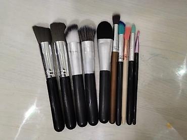 makeup: Продаются кисточки для макияжа (оптом). Упаковка 100 сом. Если много — 4