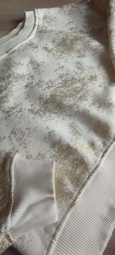 bağça mebel: Uşaq üçün switshirt - Rəng: süd ağ əsas, üzərində qızılı parıltılı — 2