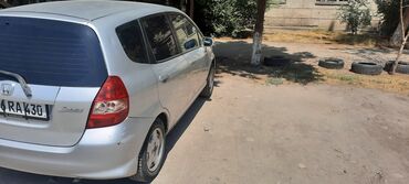 авто из армении в бишкек: Honda Jazz: 2006 г., 1.3 л, Механика, Газ, Седан