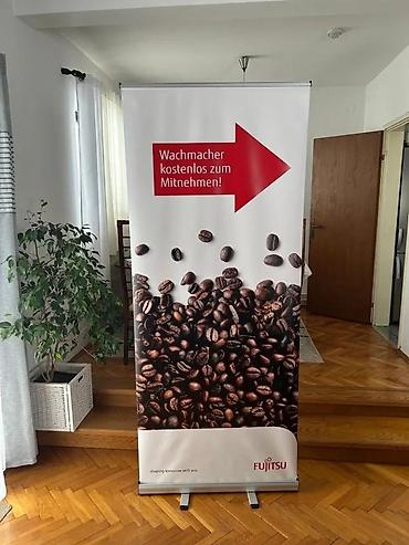 Reklamiranje, štampanje: Roll-up baner sa grafikom kafe – Fujitsu - Prenosivi roll-up stojni — 1