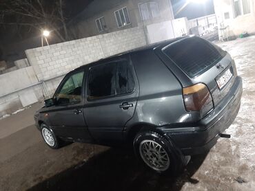 Volkswagen: Volkswagen Golf: 1993 г., 1.6 л, Механика, Бензин, Хэтчбэк