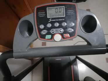 Trake za trčanje: Traka za trčanje Sportstech F10 - Kompaktna električna traka sa — 5