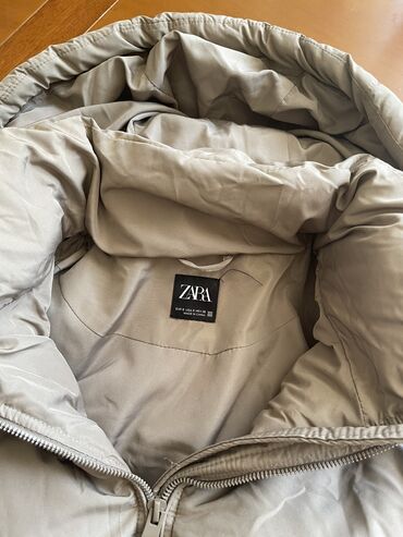 кожа куртка: Женская куртка Zara, S (EU 36), цвет - Бежевый