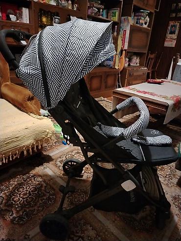 Kolica za bebe – lagana i kompaktna “Quad” (crno-bela šara) - Tip