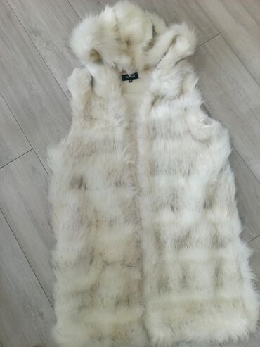 louis vuitton kapa: XL (EU 42), Faux fur, color - Beige