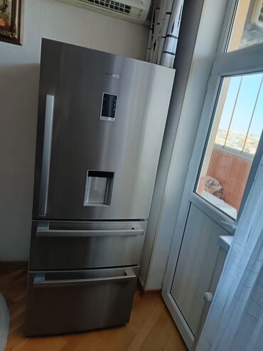 Блендеры: 3 двери Beko Холодильник Продажа, цвет - Серый, С диспенсером