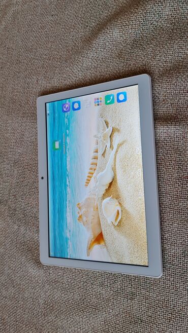 Tableti: Tablet sa belim okvirom i metalnim zadnjim poklopcem, dijagonala — 7