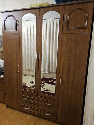 Mebel: Yeni, Açılan, 6 qapı Düz dolab, Şifonyer, Almaniya