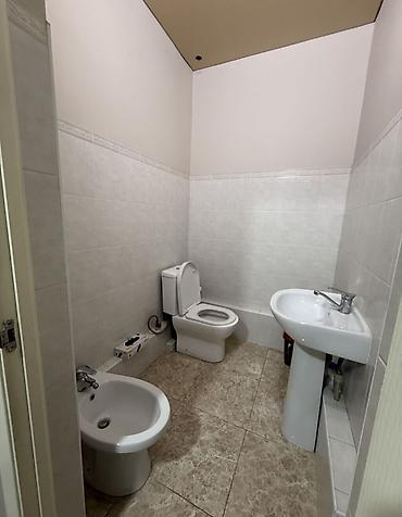 Продажа квартир: 2 комнаты, 87 м², Манаса/Боконбаева Элитка, 3 этаж, Старый ремонт at lalafo.kg — 9 Продажа квартир: 2 комнаты, 87 м², Манаса/Боконбаева Элитка, 3 этаж, Старый ремонт — 9