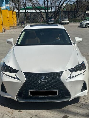 срочно продать машину: Lexus IS: 2017 г., 2 л, Автомат, Бензин, Седан