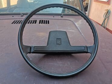 Auto delovi: Volan Lada 2105,Lada 2104 Karavan,Lada 2107 Riva, Niva br.2. Polovno — 2