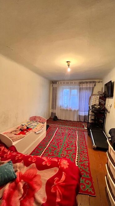ишу квартира кызыл аскер: 1 комната, 26 м², Хрущевка, 3 этаж, Косметический ремонт
