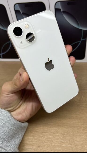 смартфоны с хорошей камерой: IPhone 13, Белый