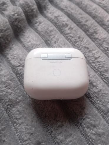 samsung buds: Беспроводные наушники-вкладыши с зарядным кейсом (форм-фактор как у — 3