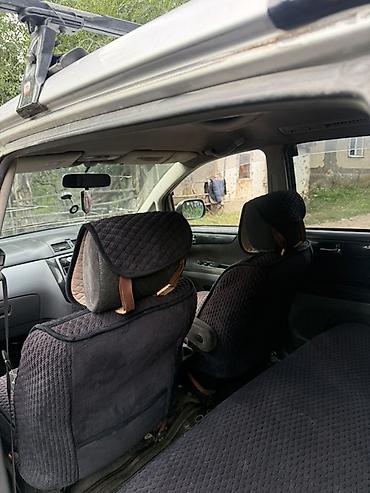 машина кроссовер: Toyota Ipsum: 2003 г., Автомат, Универсал — 5