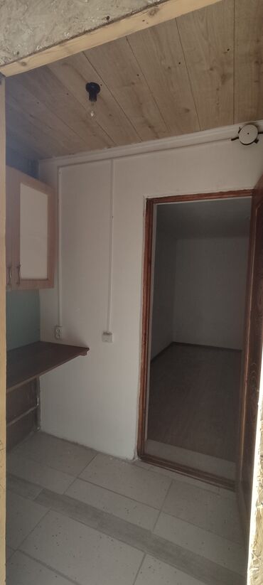 сдаю дом на длительный срок рядом просп жибек жолу бишкек: 30 м², 2 комнаты, Забор, огорожен