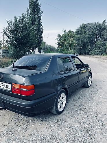devo matiz: Volkswagen Vento: 1994 г., 1.6 л, Механика, Бензин, Седан — 3