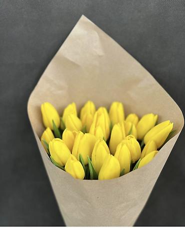 Букеты из живых цветов: Тюльпаны Оптом и в розницу - Разнообразие оттенков: жёлтые, розовые — 3