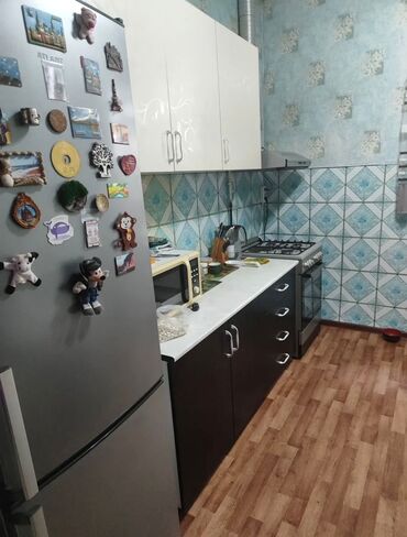 Продажа квартир: 3 комнаты, 68 м², Сталинка, 2 этаж, Косметический ремонт