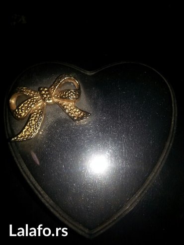 kutija za nakit: Srce kutija iz antikvarnice-
Made in italy