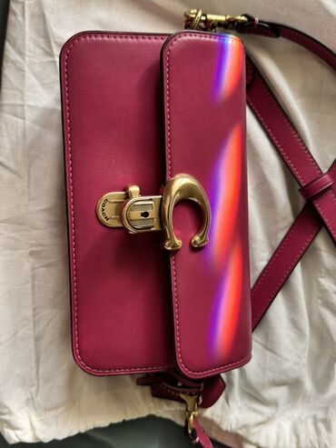 женские кошельки с отделением для монет: Сумка Coach Rogue Crossbody Сумка в идеальном состоянии, одевала