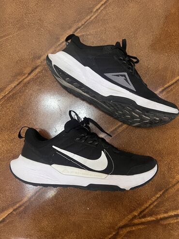 nike ayakkabı: Nike Xtrail Ayaqqabı
41 razmer 
2-3 defe istifade olundu