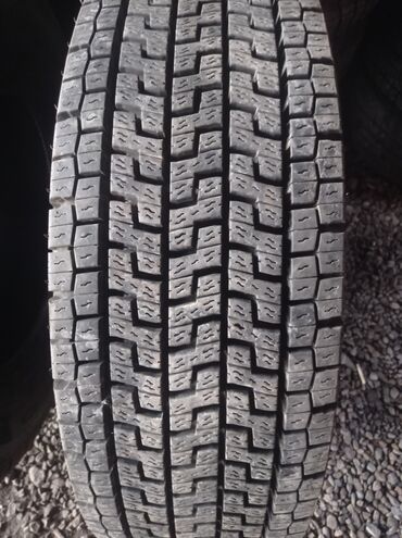 Шины: Шины 235 / 70 / R 17.5, Зима, Б/у, Грузовики/Автобусы, Япония, Bridgestone