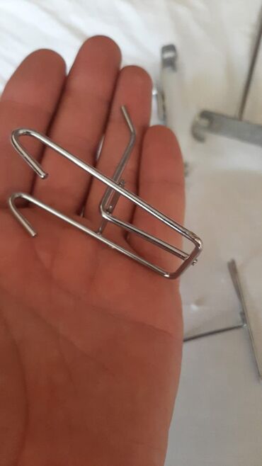 Vitrin üçün aksesuarlar: Məhsul: Mağaza vitrin sistemi üçün perforasiyalı relslər və asqı — 12