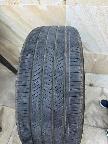 orta panel: İşlənmiş Şin Goodride 235 / 45 / R 19 — 3