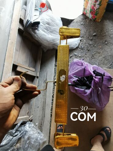 полка одежда: Продаются вешалки после закрытия магазина в большом количестве!!!