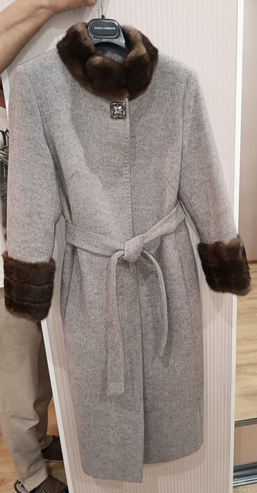 длинные куртки женские зима: Пальто, Классика, Зима, Длинная модель, Приталенная модель, M (EU 38)
