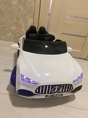 толокар машина: Детский электромобиль купе, стиль Mercedes, белый. - Два посадочных — 1