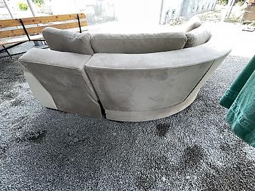 Divan və kreslo dəstləri: Bej rəngdə künc divan dəsti - Tərkib: 2 böyük üçoturacaqlı modul + — 8
