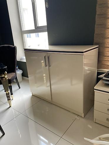Ofis dolabları: İki qapılı ofis dolabı - Rəng: krem/ivori, parlaq səth - Material — 1