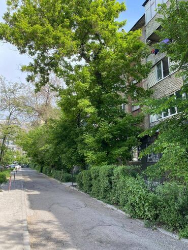 срочно сдаётся квартира маладая гвардия: 3 комнаты, 58 м², 104 серия, 5 этаж, Косметический ремонт