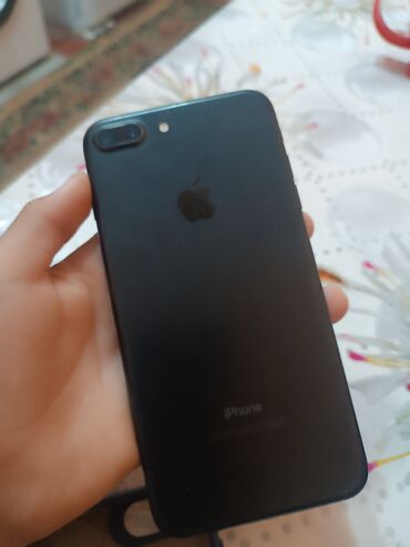Apple iPhone: IPhone 7 Plus, Б/у, 256 ГБ, Черный, Защитное стекло, Чехол, 100 %