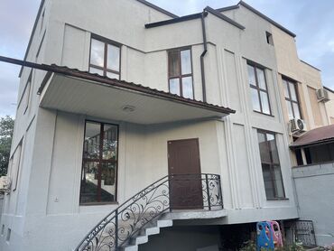 продаю таунхаус бишкек: Таунхаус, 206 м², 4 комнаты, Риэлтор, Евроремонт
