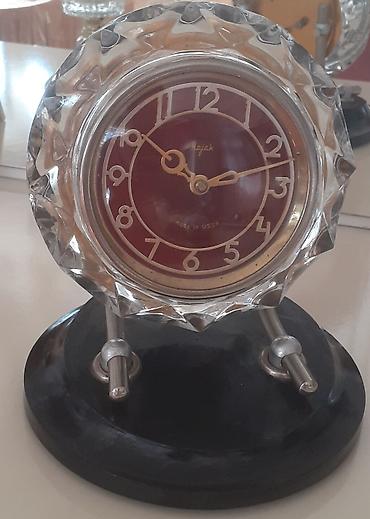 qedimi süfrə: Qədimi antik Mayak saatı xrustaldır.
MADE İN USSR - Majak — 1