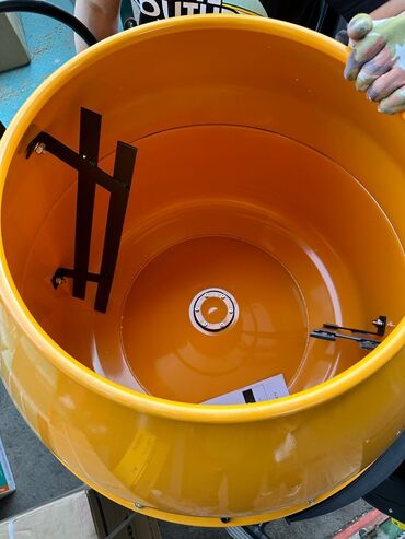 Бетономешалки, смесители: Бетономешалка Ручная, Средняя (150 - 300 л), Новый — 10