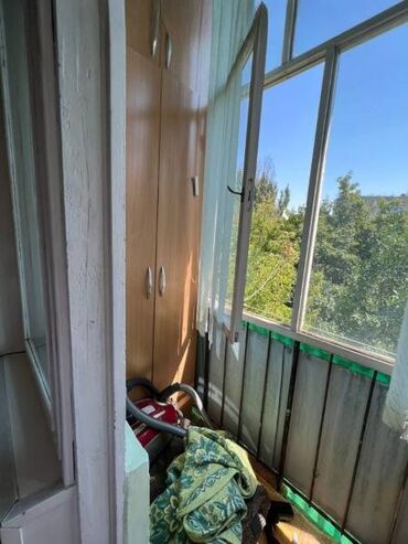 сниму квартиру в микрорайоне: СРОЧНО! Продается 2 ком.кв. Район: 8 мкр Площадь: 48 м2 Серия: 104